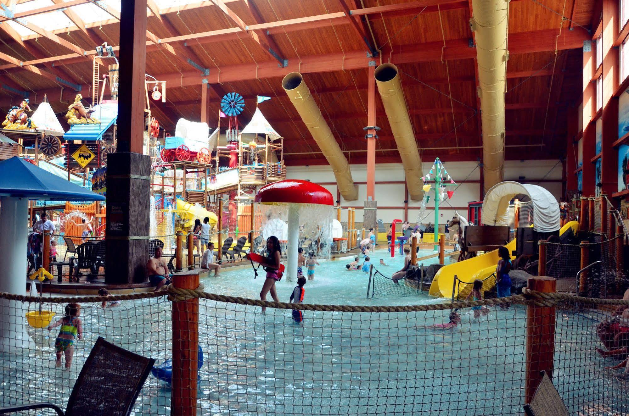 FORT RAPIDS INDOOR WATERPARK RESORT COLUMBUS: LOW RATES, SAVE ON YOUR STAY